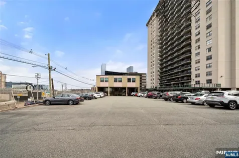 2083 Center Avenue Fort Lee NJ 07024