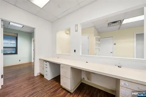 2083 Center Avenue Fort Lee NJ 07024