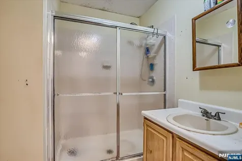 1702 Amanda Court Piscataway NJ 08854