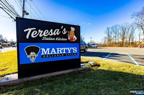 90 Ridgedale Avenue East Hanover Twp NJ 07936