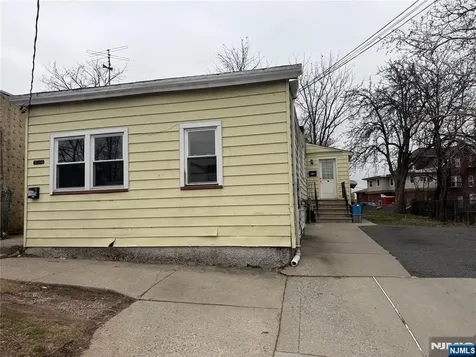 92 Naples Place Garfield NJ 07026