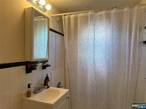 309 Hillside Avenue Palisades Park NJ 07650