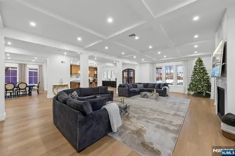 472 High Street Closter NJ 07624