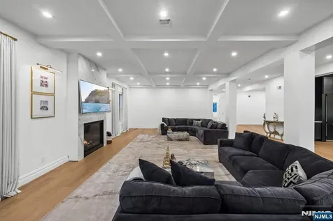 472 High Street Closter NJ 07624