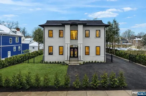 472 High Street Closter NJ 07624
