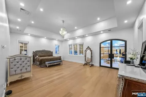 472 High Street Closter NJ 07624