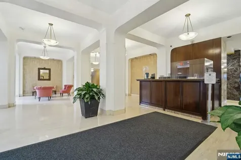 555 North Fort Lee NJ 07024