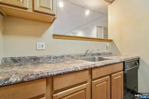 555 North Fort Lee NJ 07024