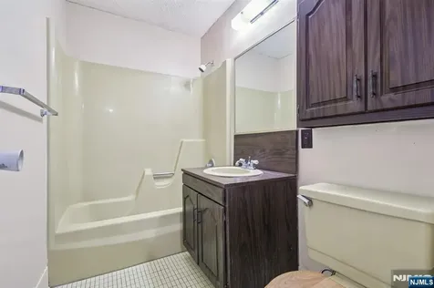 555 North Fort Lee NJ 07024