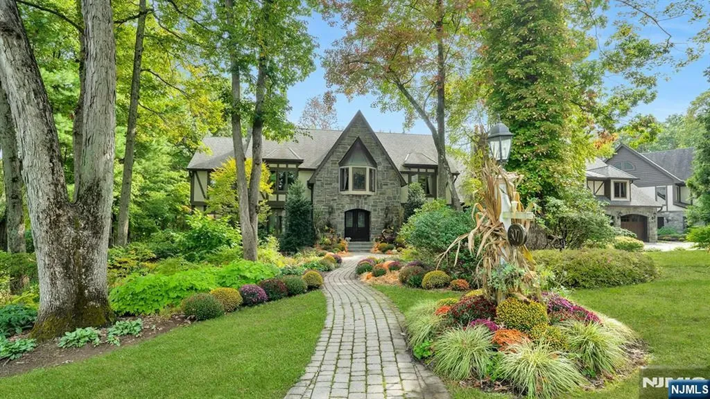 307 Freemans Lane Franklin Lakes NJ 07417