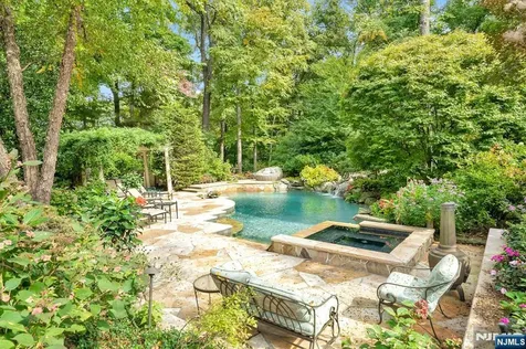 307 Freemans Lane Franklin Lakes NJ 07417