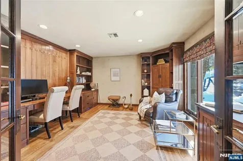 307 Freemans Lane Franklin Lakes NJ 07417