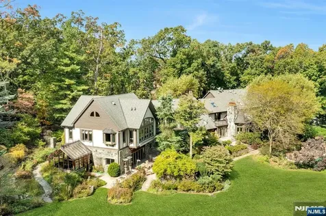 307 Freemans Lane Franklin Lakes NJ 07417