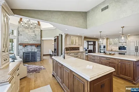 307 Freemans Lane Franklin Lakes NJ 07417