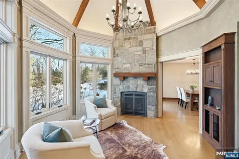 307 Freemans Lane Franklin Lakes NJ 07417