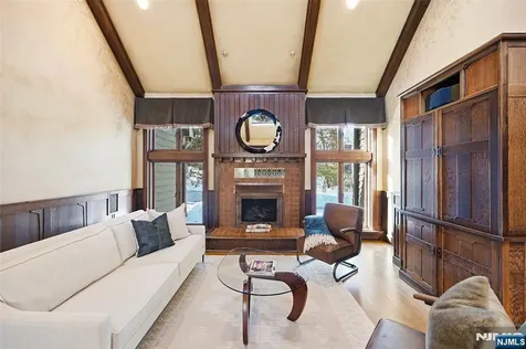307 Freemans Lane Franklin Lakes NJ 07417