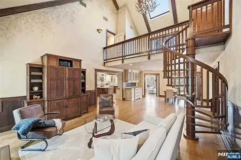 307 Freemans Lane Franklin Lakes NJ 07417