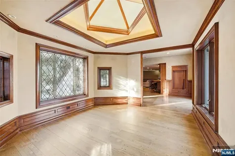 307 Freemans Lane Franklin Lakes NJ 07417