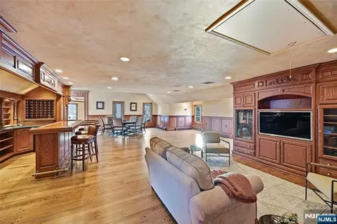 307 Freemans Lane Franklin Lakes NJ 07417