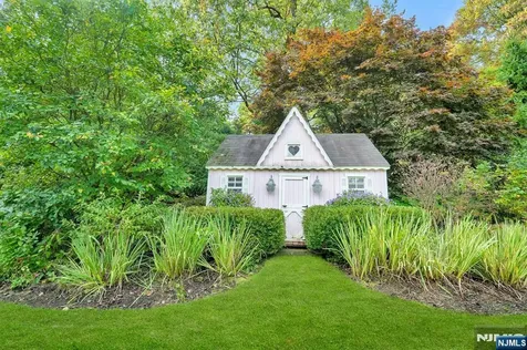 307 Freemans Lane Franklin Lakes NJ 07417