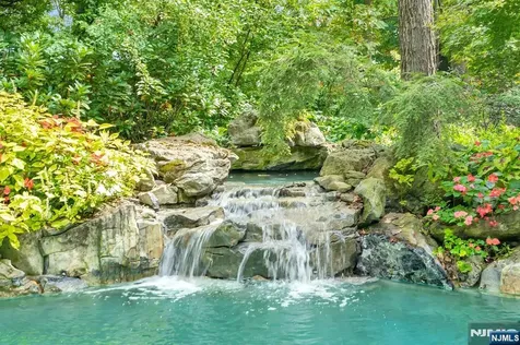 307 Freemans Lane Franklin Lakes NJ 07417