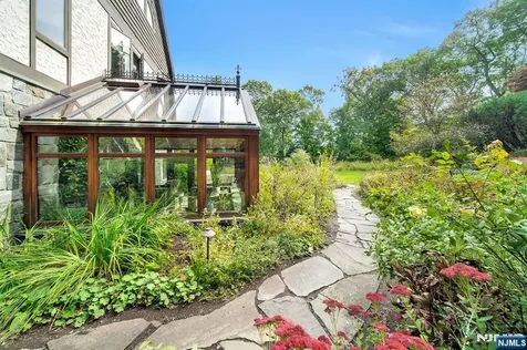 307 Freemans Lane Franklin Lakes NJ 07417