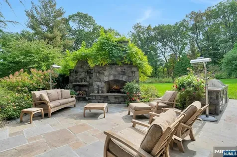 307 Freemans Lane Franklin Lakes NJ 07417