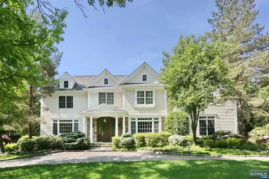 25 Old Farms Road Woodcliff Lake NJ 07677