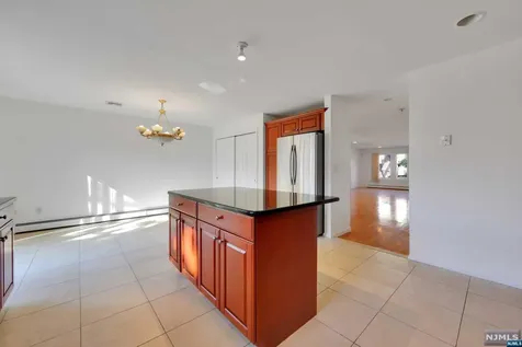 539B 3rd Street Palisades Park NJ 07650