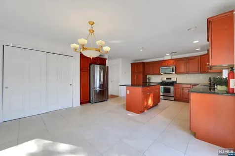 539B 3rd Street Palisades Park NJ 07650