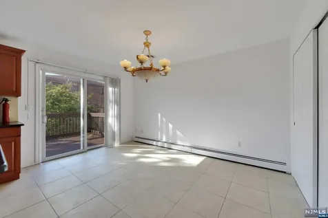 539B 3rd Street Palisades Park NJ 07650