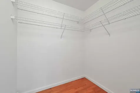539B 3rd Street Palisades Park NJ 07650