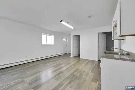 539B 3rd Street Palisades Park NJ 07650