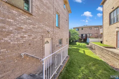 539B 3rd Street Palisades Park NJ 07650