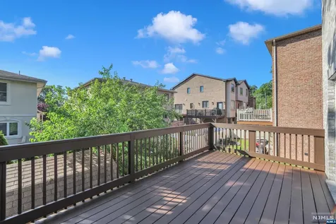 539B 3rd Street Palisades Park NJ 07650