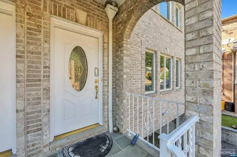 539B 3rd Street Palisades Park NJ 07650