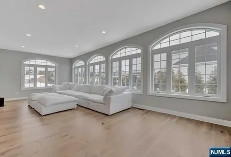 15 Roxbury Road Mahwah NJ 07430