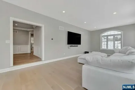 15 Roxbury Road Mahwah NJ 07430