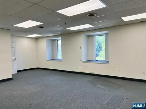 385 Clinton Avenue Wyckoff NJ 07481