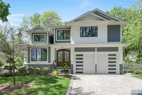 37 7TH Street Cresskill NJ 07626