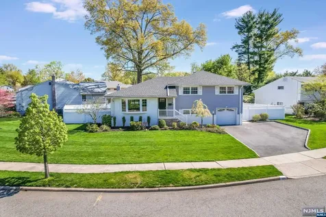 144 Oxford Circle Oradell NJ 07649