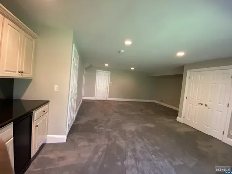 125 Stonegate Trail Cresskill NJ 07626