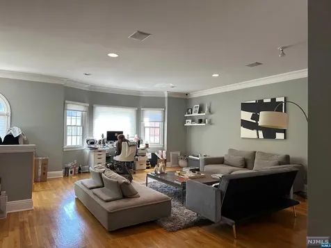 125 Stonegate Trail Cresskill NJ 07626