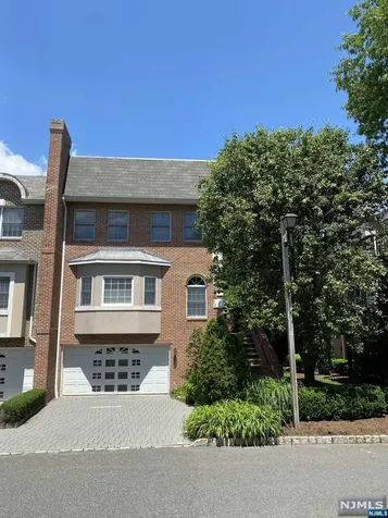 125 Stonegate Trail Cresskill NJ 07626