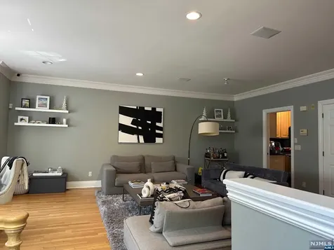 125 Stonegate Trail Cresskill NJ 07626