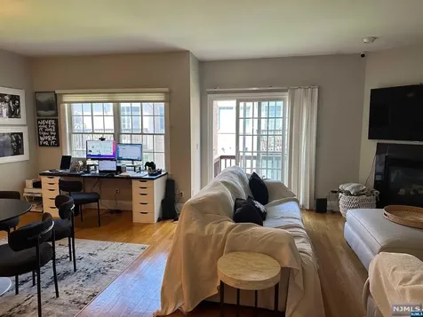 125 Stonegate Trail Cresskill NJ 07626