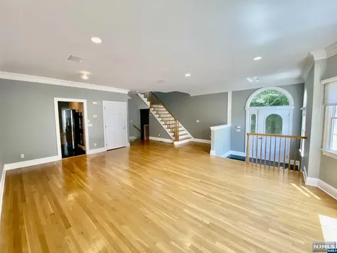 125 Stonegate Trail Cresskill NJ 07626