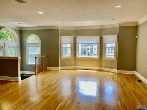 125 Stonegate Trail Cresskill NJ 07626