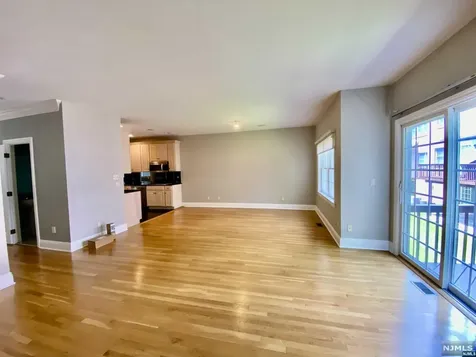 125 Stonegate Trail Cresskill NJ 07626