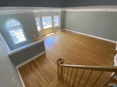 125 Stonegate Trail Cresskill NJ 07626
